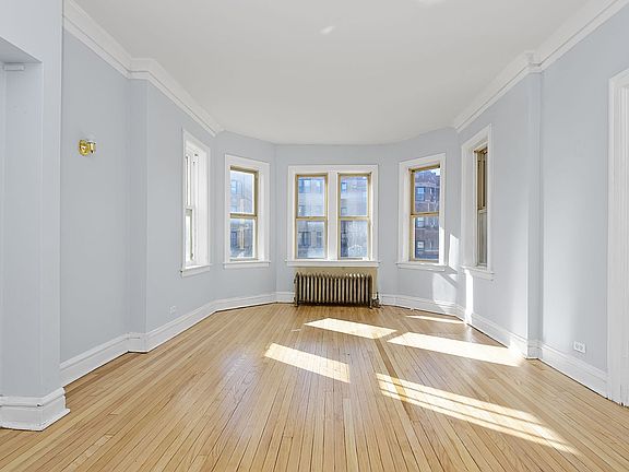 4th image of 8001-8007 S Eberhart Ave #1