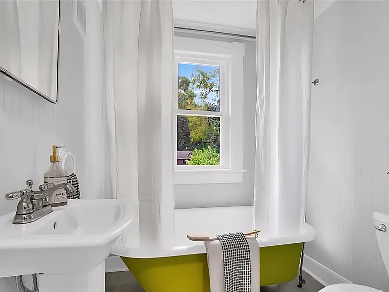 510 Highland Ave — Photo 23