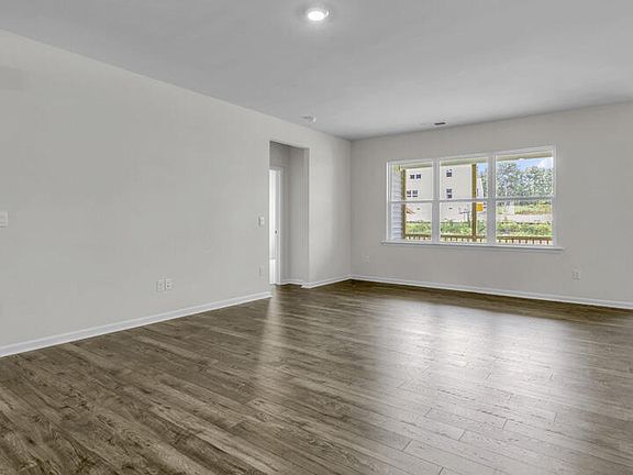 3rd image of 2610 Delilah Drive