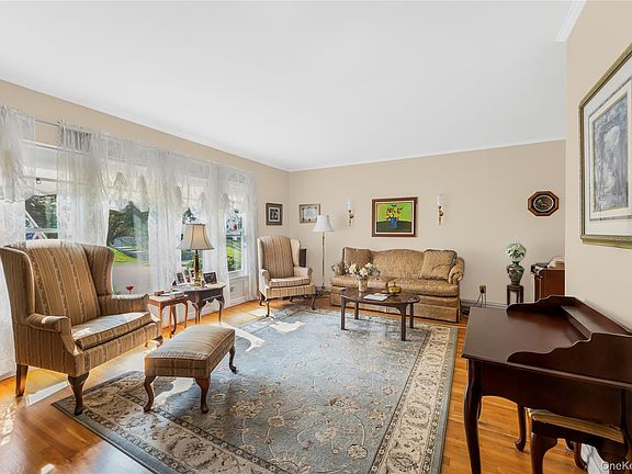5th image of 33 Dexter Road