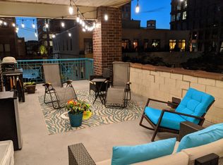 920 W Madison St APT A4, Chicago, IL 60607