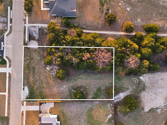 2nd image of 4221 Azalea Way