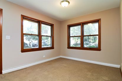 5th image of 639 Meadow Ln