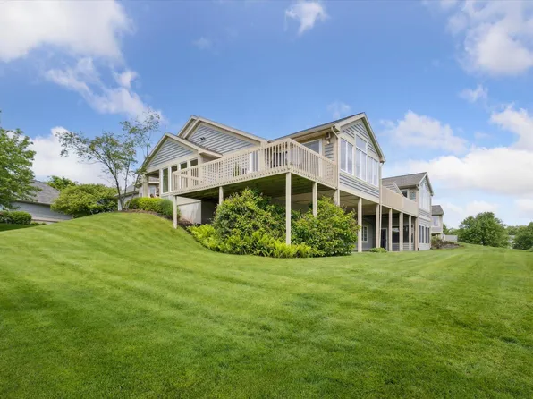 7645 Greenbrier Dr NE, Rockford, MI 49341