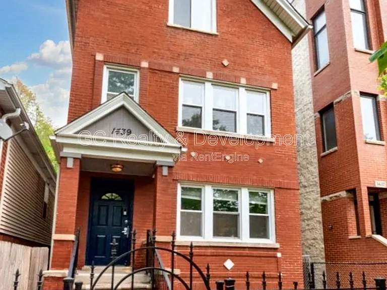 1439 N Artesian Ave #1 — Photo 1