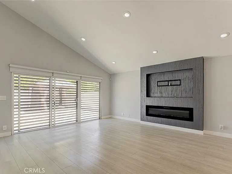 9450 Tampa Ave — Photo 29