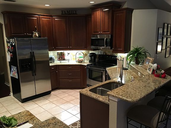 Granite Kitchen New Appl. 