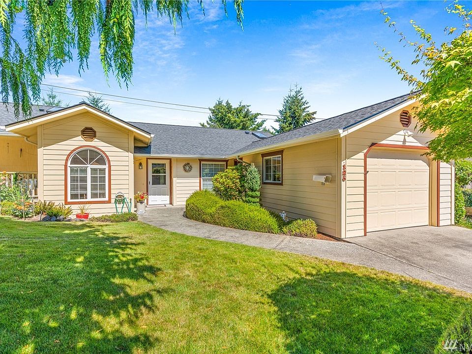 1st image of 125 Robert Frost Dr