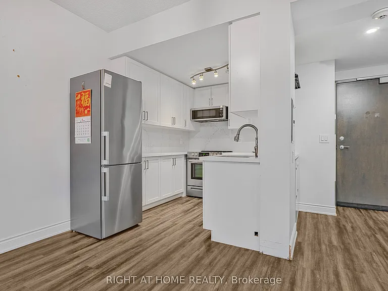281 Mutual St #1102 — Photo 4