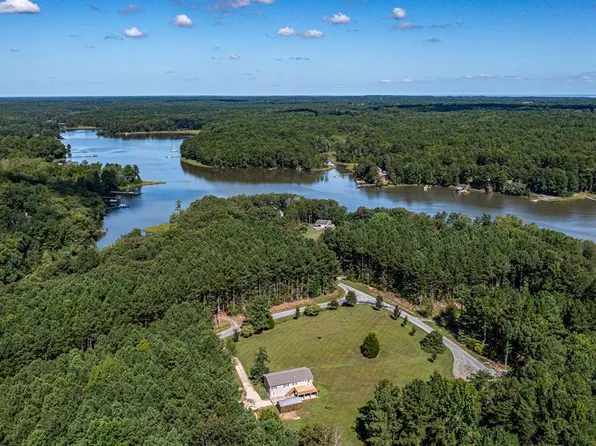 996 Knights Run Dr, Heathsville, VA 22473