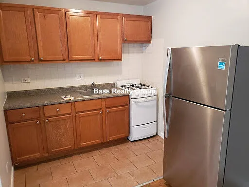 1718 W Estes Ave #5G — Photo 2