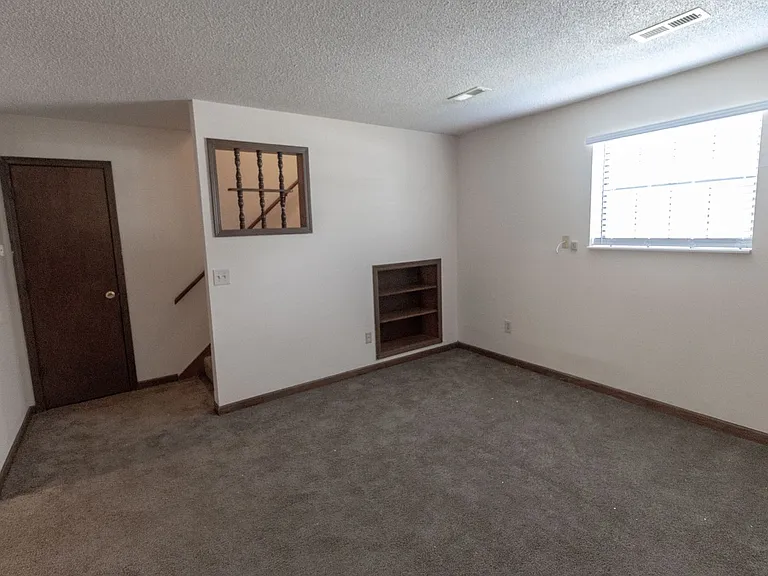 420 N East Park Ln — Photo 17
