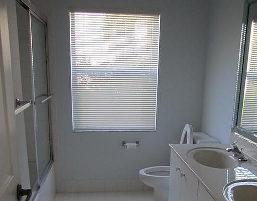 5th image of 10152 NW 23rd St