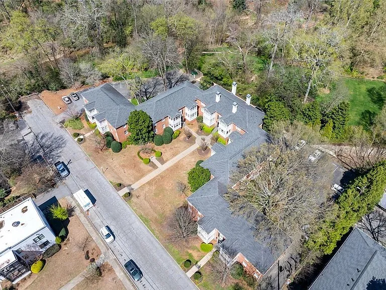 115 Peachtree Memorial Dr NW #C3 — Photo 37