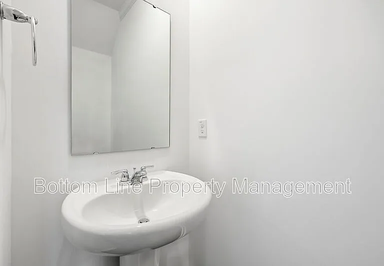 2308 Oakwood Meadows Ct — Photo 24