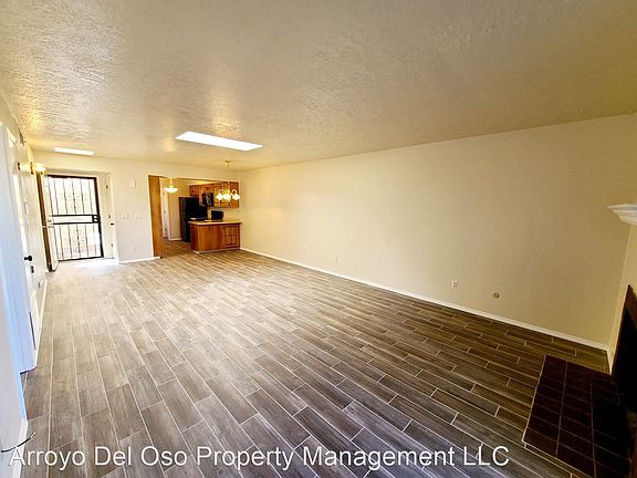 5th image of 13119 Alice Ave NE