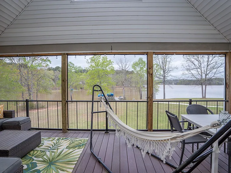 218 Long Island Dr — Photo 45