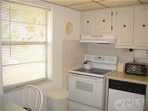 3rd image of 31 Abbey Ln APT 106