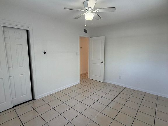 5th image of 1614 Dennis St #B