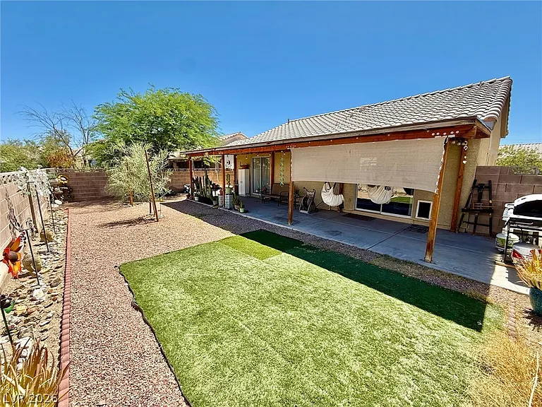 1708 Crystal Chimes Dr — Photo 2