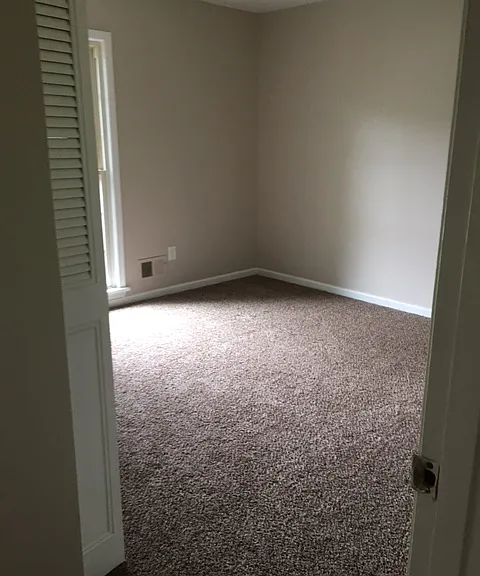 205 S Evergreen Rd — Photo 4