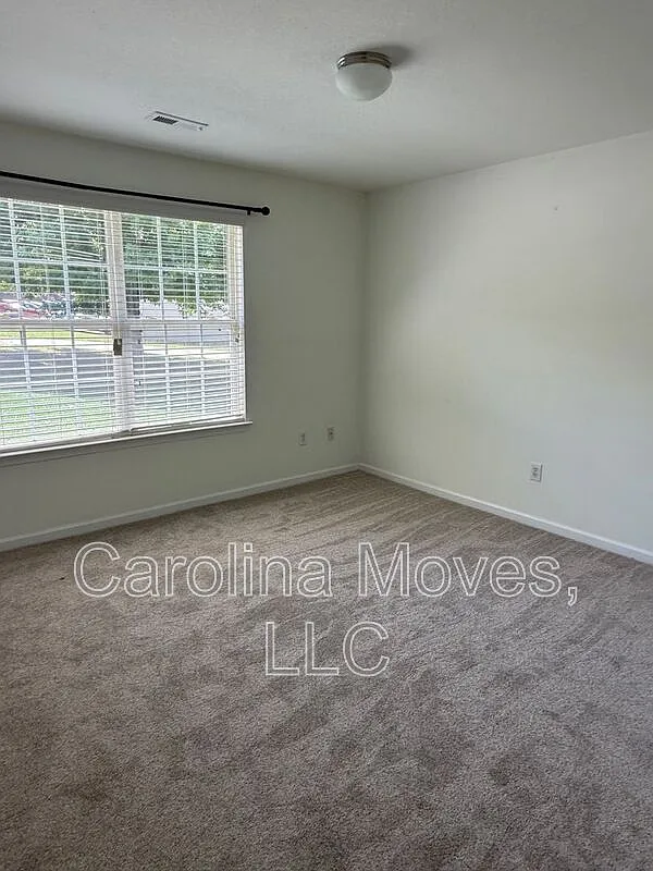 4 bed, 2.0 bath, 1711 sqft, $1,950 — Photo 4