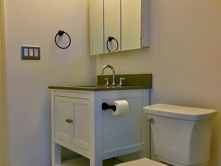 1547 Amherst St #1 — Photo 15