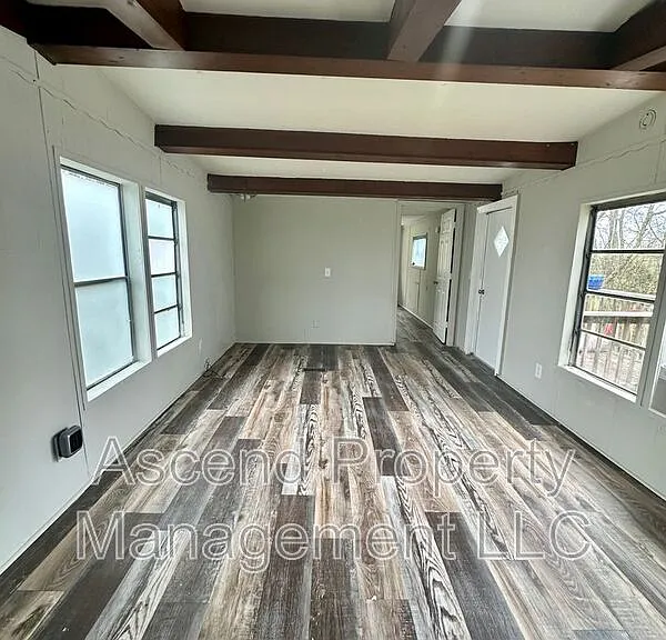 1931 Wilkes Ave — Photo 2