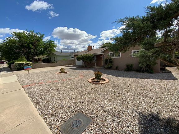 3rd image of 2838 La Veta Dr NE