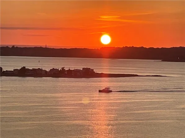 71 Starboard Dr Unit 360, Tiverton, RI 02878