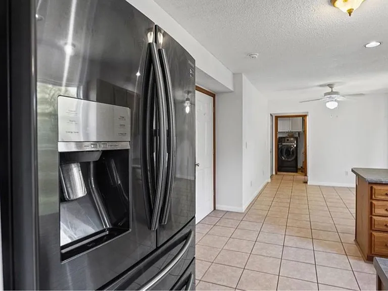 935 Natasha Cir — Photo 7