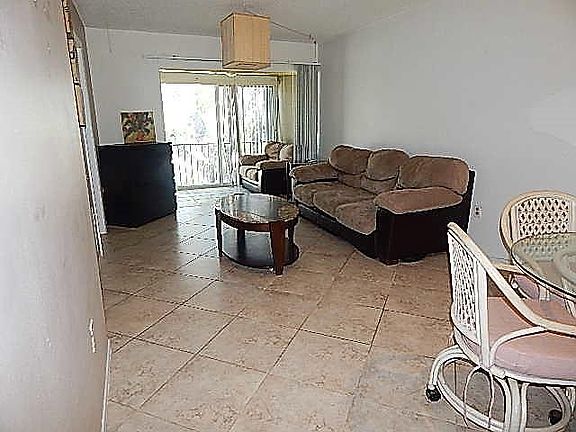 3rd image of 98442 Windward Ave Fl 2nd