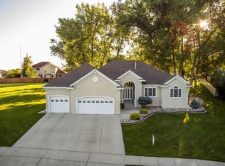 642 Cottonwood Loop, Bismarck, ND 58504