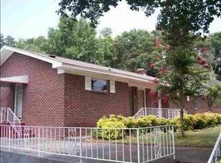 405 Center St, Greer, SC 29651