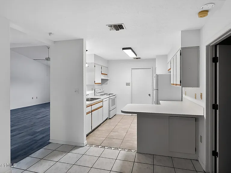 1141 Mast Ct SE — Photo 11
