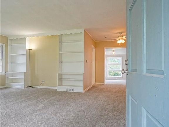 2nd image of 2210 Woodscrest Ave