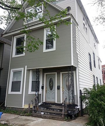2nd image of 3344 W Waveland Ave