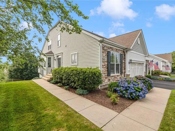 109 Camden Ct #63, Wakefield, RI 02879