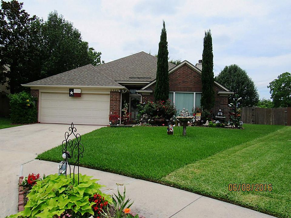 1st image of 9934 Winchester Village Ct