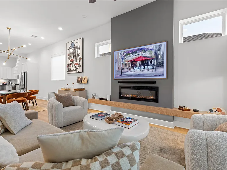 1305 Ruthven St — Photo 17