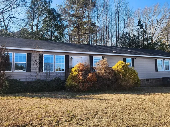 320 Eastfield Dr, Rocky Mount, NC 27801