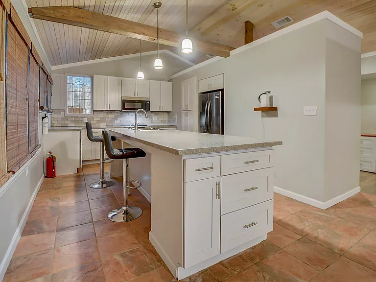 Modern Kitchen with Bar Counter