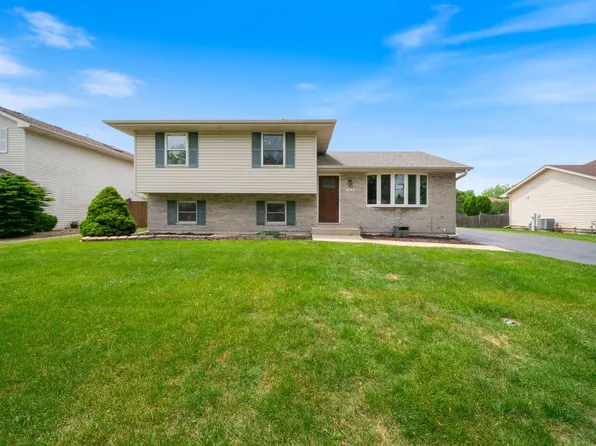 2113 Lolo Pass Dr, Plainfield, IL 60586