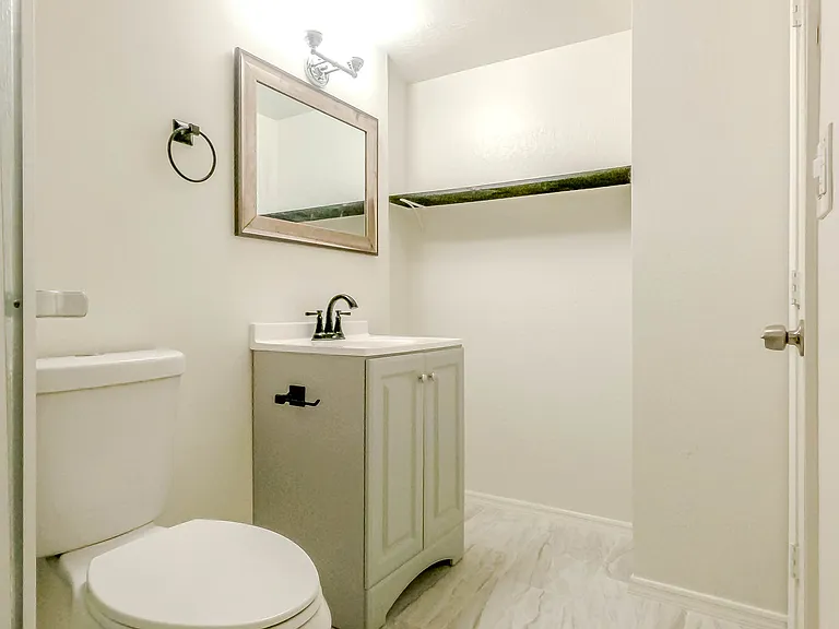 1219 E Townley Ave — Photo 14