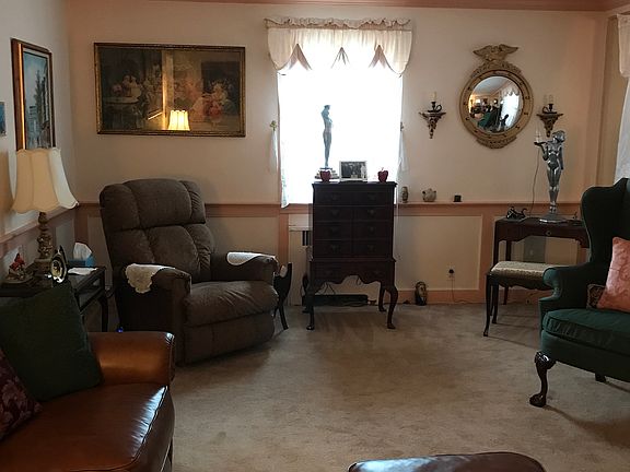 3rd image of 29 Holly St