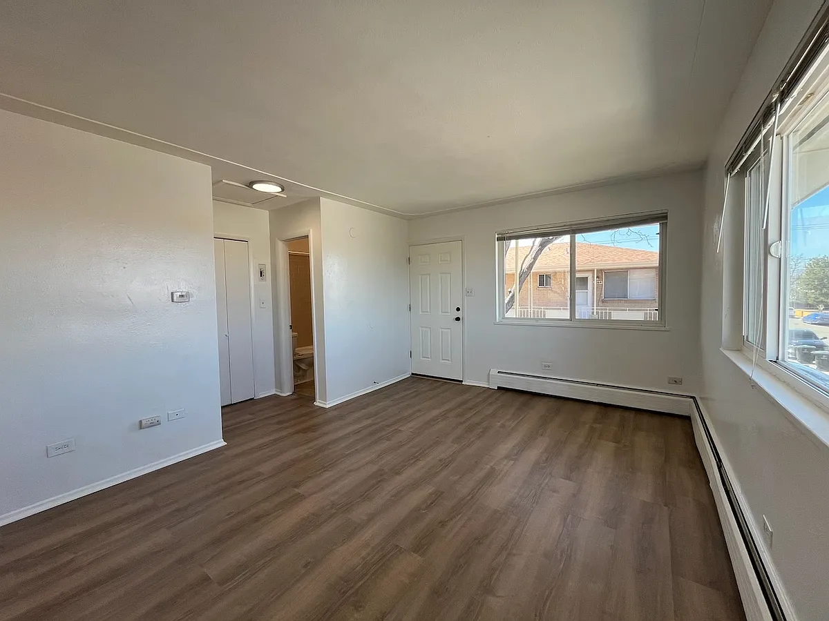 Building Photo - 3002 W Colorado Ave #3004
