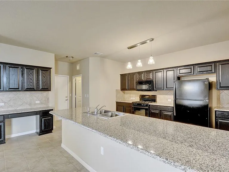 1412 Blake St — Photo 9