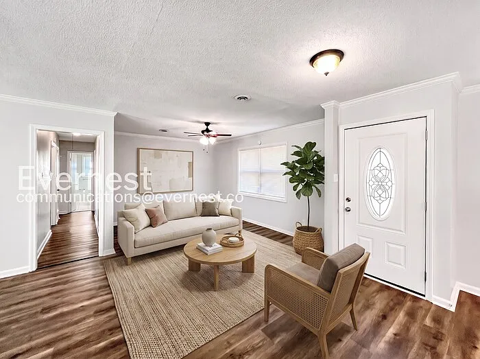 8250 Chesterfield Dr — Photo 2