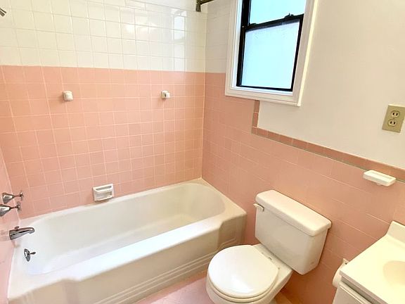 5th image of 1327 31st Ave #1