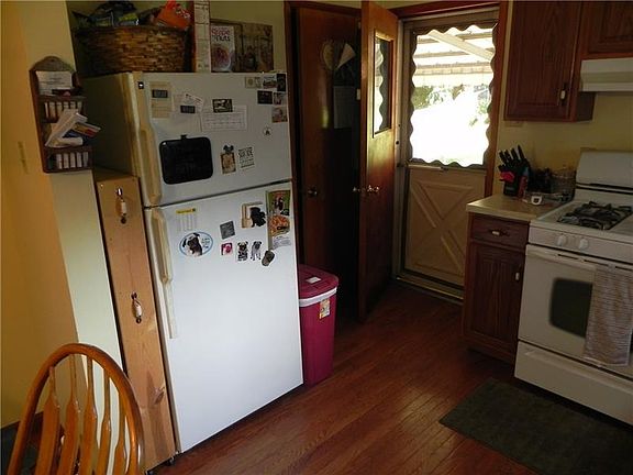4th image of 810 Chess St